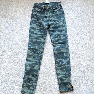 Like New never worn size 4 camo straight leg jeans